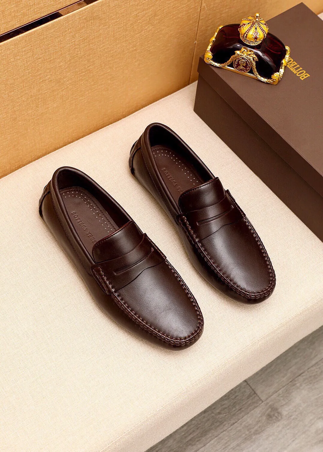 Men's Men's Shoes 💰: 480 💰💐 BV Men's Slip-on Shoes® [BOTTEGA VENETA] Official website counter new model, one-to-one mold opening ⚠Italian calfskin ➕Embossed ➕Cow 🐂 leather lining. Driving slip-ons, available at counters, sizes 38～44 (45🉑️customized)